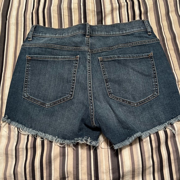 Woman’s shorts high rise - Picture 2 of 3